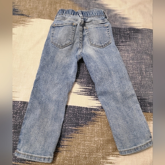 Old Navy Toddler Jeans - Picture 2 of 7